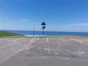 1129 m² Land available in La Mercy