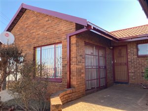 3 Bed House in Roodewal and surrounds