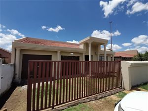 4 Bed House in Geluksdal
