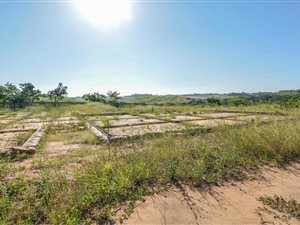 1050 m² Land available in Salt Rock