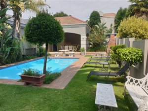 1 Bed Apartment in Melrose Arch