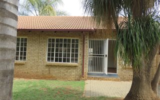2 Bedroom Townhouse in Die Wilgers