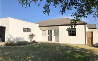 3 Bedroom House in Somerset Country Estate