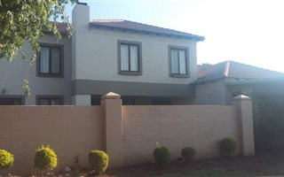 30 Bedroom House in Montana Park