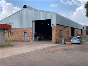 1100 m² Industrial space in Rosslyn