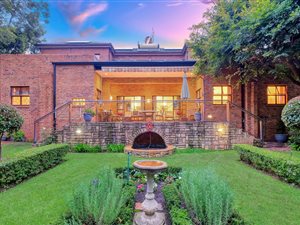 4 Bed House in Parktown North