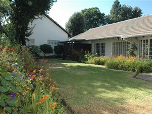 10 Bed House in Parktown North