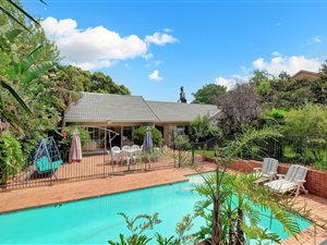 4 Bed House in Victory Park