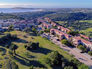 4 Bed Apartment in Castleton