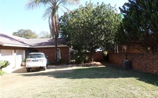 4 Bedroom House in Nylpark