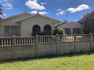 4 Bedroom House in Humansdorp
