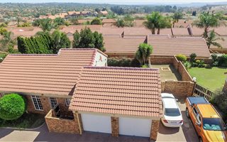2 Bedroom Simplex in Moreleta Park