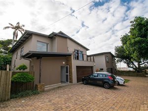 4 Bed House in Shakas Rock