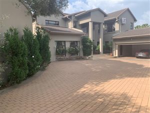5 Bed House in Oaklands