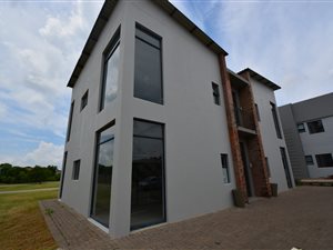250 m² Commercial space in Hazeldean (Silverlakes Surroundings)