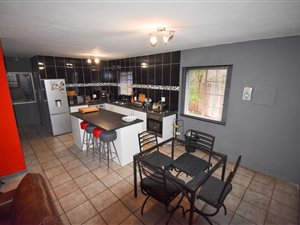 2 Bed Townhouse in Die Hoewes