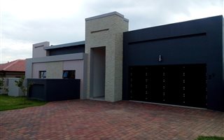 3 Bedroom House in Midstream Estate