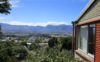4 Bedroom House in Paarl Central West