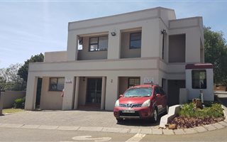 170 m² Commercial space in Northcliff