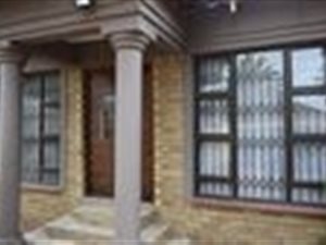 3 Bed House in Klippoortje