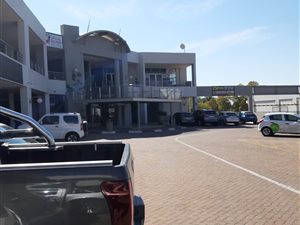 300 m² Industrial space in Hatfield
