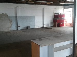 156 m² Commercial space in Escombe