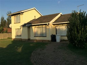 3 Bedroom House in Sherwood Gardens