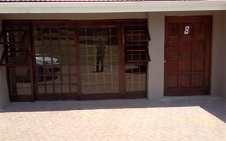 3 Bedroom Garden Cottage in Woodmead