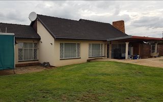 4 Bedroom House in Alan Manor