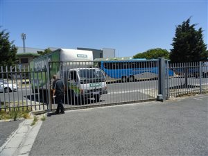 2400 m² Commercial space in Airport Industria