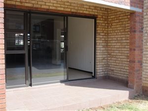 2 Bed Apartment in Randpark Ridge