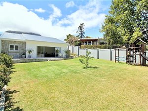 5 Bed House in Helderrand
