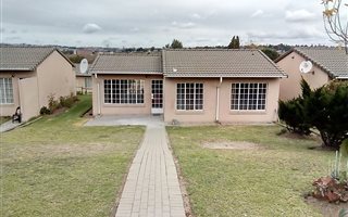 3 Bedroom Townhouse in Country View