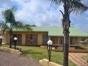 3 Bed House in Dan Pienaarville