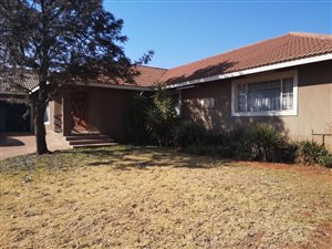 3 Bed House in Roodia