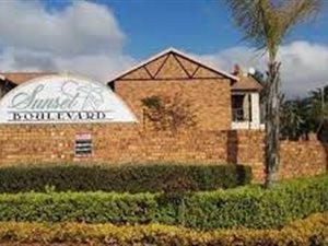 2 Bed Townhouse in Highveld