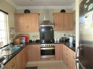 3 Bed Simplex in Somerset Park