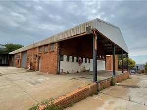 1013 m² Industrial space in Monavoni