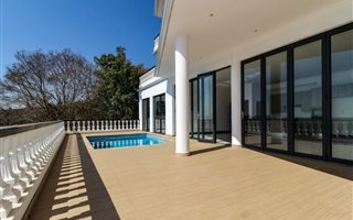 2 Bedroom Apartment in Emmarentia
