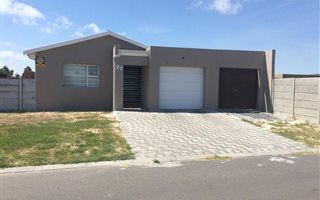 2 Bedroom House in Rustdal