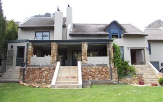 5 Bedroom House in Hout Bay and surrounds