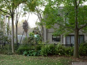 1 Bed Townhouse in Parktown North