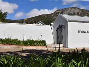 610 m² Land available in Paarl