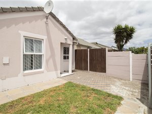 2 Bed Townhouse in Thornton