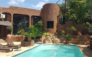 6 Bedroom House in La Montagne