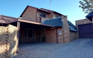 3 Bedroom Townhouse in Protea Park