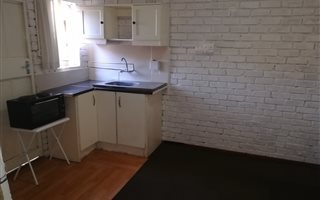 Studio apartment in Kelvin