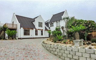 5 Bedroom House in Wavecrest