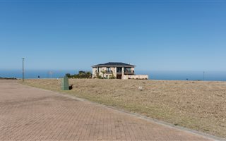 682 m² Land available in Le Grand Golf Estate