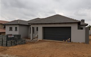 3 Bedroom House in Amberfield Valley